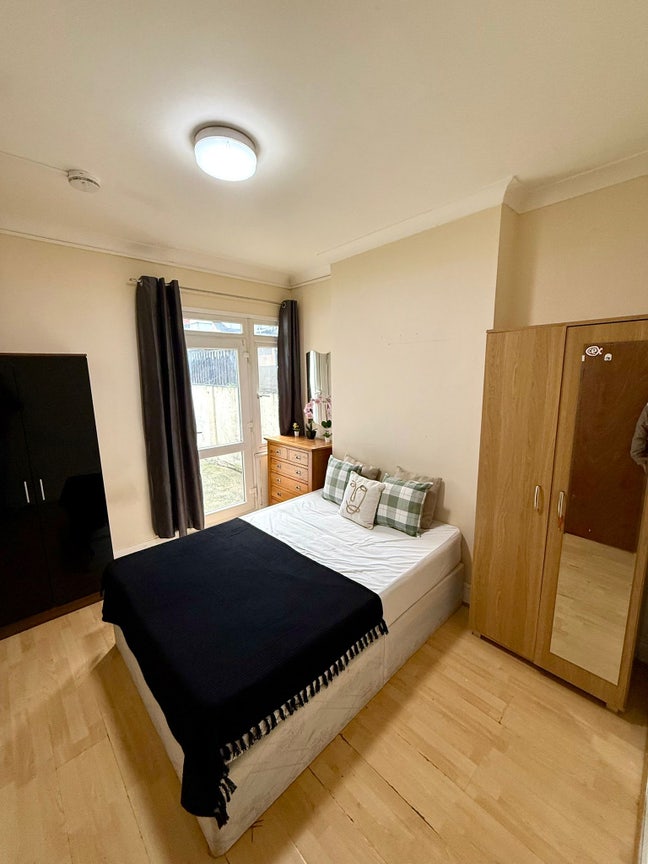 *2 Cheap Double Rooms 1Min Walking to the Station Main Photo