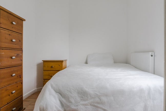 Cozy room to rent in  Nine Elms Main Photo