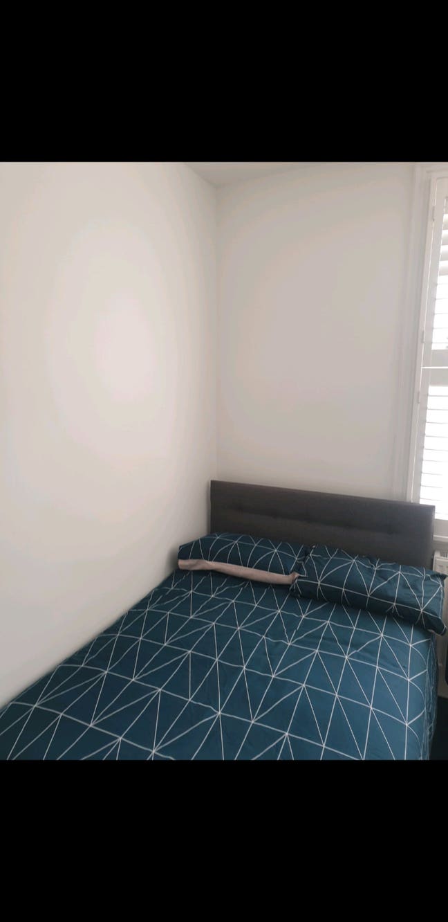 Large double room for rent Main Photo