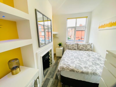 Central Chorlton House  Main Photo