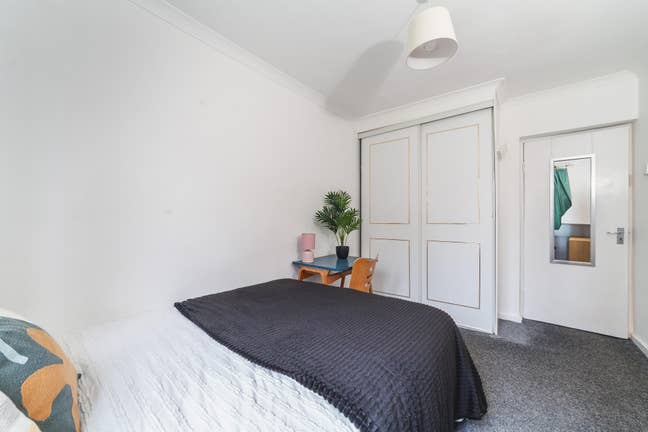 Beautiful Room in clean flat / Putney Heath  Main Photo