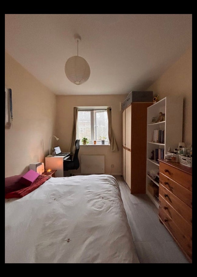 Room Close to Manor House Station Main Photo