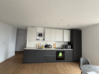 Double bed room Available  Main Photo