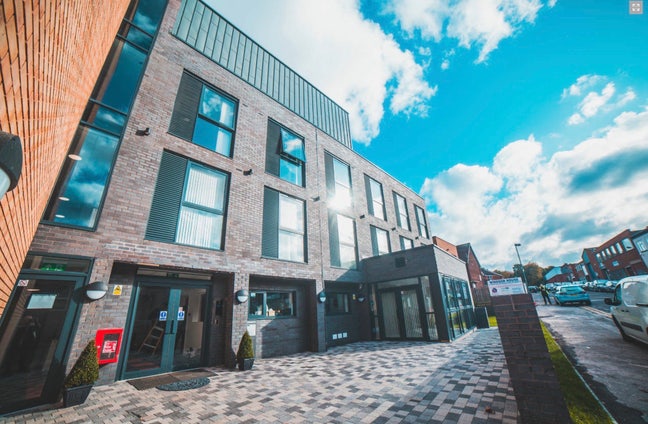 Urgent Tenancy Takeover - Studio Main Photo