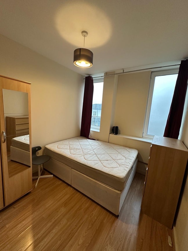 Riverside Double Beautiful Location  Main Photo