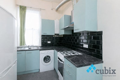 1 bed split level garden flat SE13 Main Photo