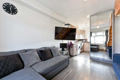 Modern Brand new 2Bed Flat In Ilford  Main Photo