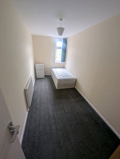 Lovely Rooms Available W/Cleaner | 15Min to Stn Main Photo