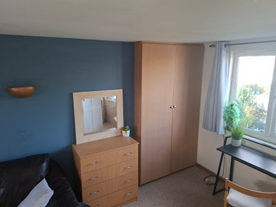 Luxury Room to Rent, En-Suite,  Available 24 Feb. Main Photo