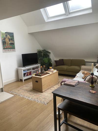 Large double room to rent: 6 months max  Main Photo