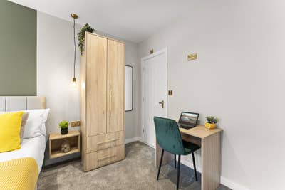 The Bespoke & Oak Property - Dickens Street (PE1) Main Photo