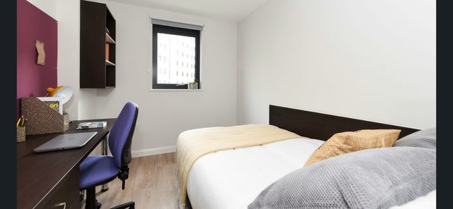 Room available for short term contract  Main Photo