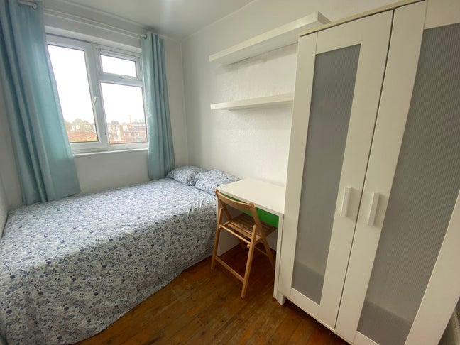 From 1.03! Bethnal Green! Cozy Double! Main Photo