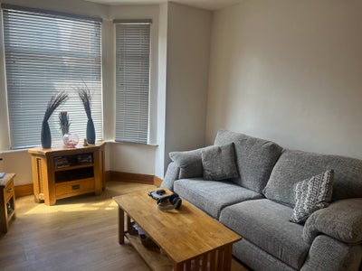 Large Double Room Available Now All Bills Inc &pound;500 Main Photo