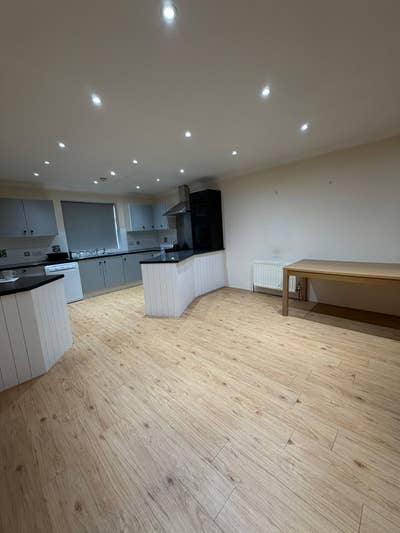 Newly Refurbished 3 Bedroom House In Dagenham  Main Photo