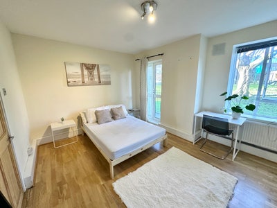 Room available in angel  Main Photo