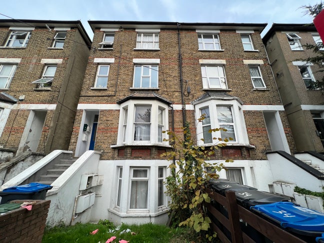 Newly Refurbished 1st Floor One Bedroom Flat Main Photo