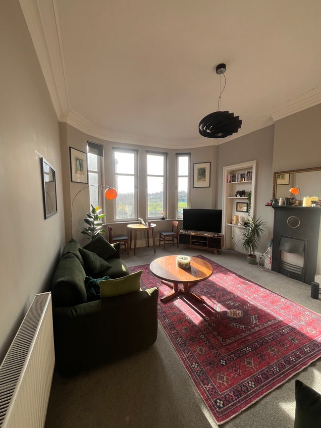 Bright Double Room in West end/ Anniesland flat Main Photo