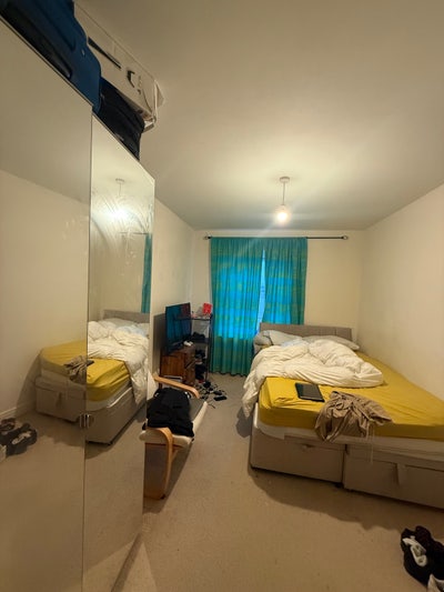 Fully furnished 2BHK flat in Hatfield  Main Photo