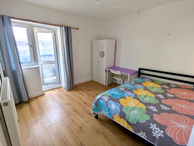 🔥3 Lovely Room+Balcony! Bethnal Green+Bill Incld Main Photo