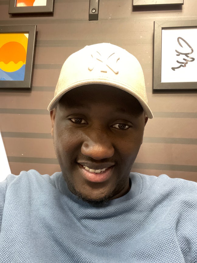 I am a professional male aged 32. I am lookin... Main Photo