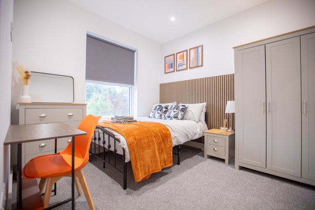 New Luxury Rooms🏡 Next To High Street ✅  Main Photo