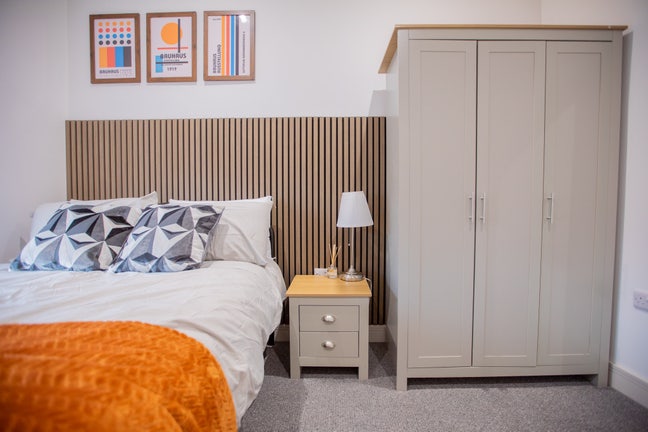 New Luxury Rooms🏡 Next To High Street ✅  Main Photo