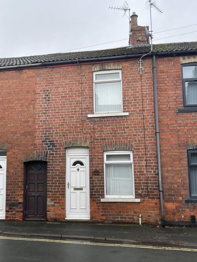 2 Bed Terrace House in Howden for Rent Main Photo