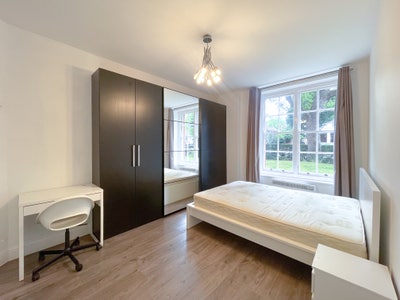 Spacious Double Room in  St.John's Wood Main Photo