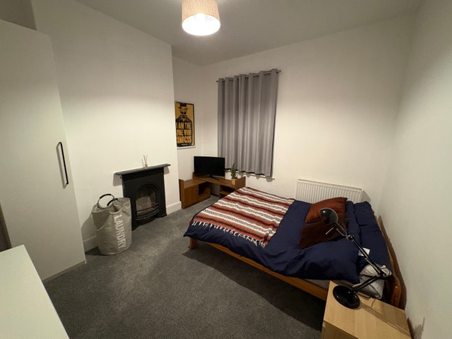 Double Room to Rent Main Photo
