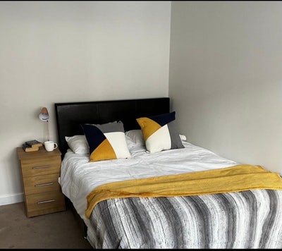 Lovely Double Room near town centre ~ &pound;650 pcm Main Photo