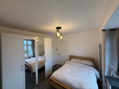 Charming Double Bedroom in Newly Renovated Home Main Photo