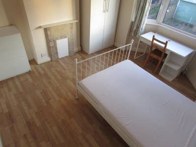  Huge  ensuite with garden,bills,parking&wifi incl Main Photo
