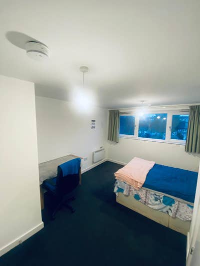 Short-Term Sublet – 1 Bed Flat in London W12  Main Photo