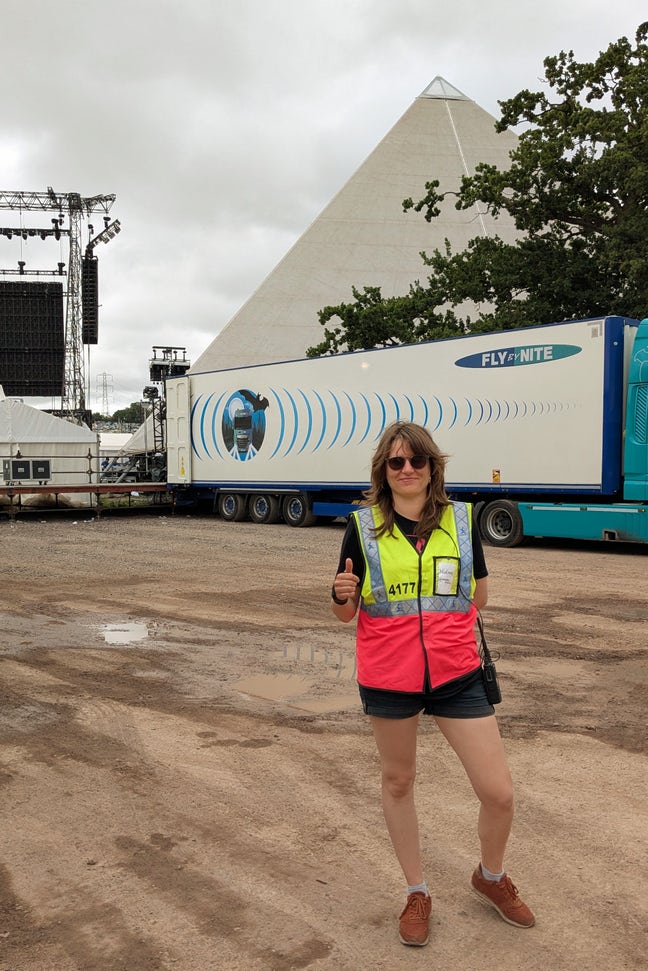 Young professional looking for cosy & clean home Main Photo