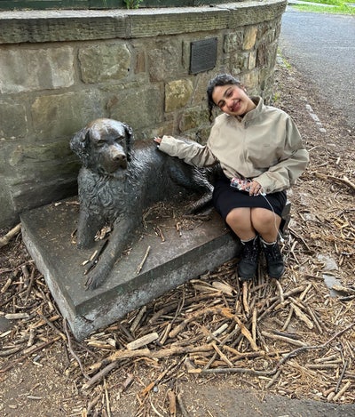 Extremely flexible girl Main Photo