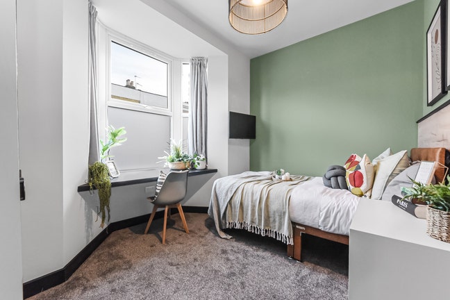 Bright Double Room in London SE8 Main Photo