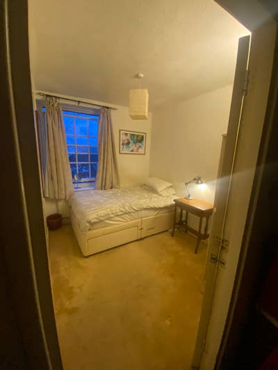 Double room, Holloway road in quiet 2 bed flat Main Photo