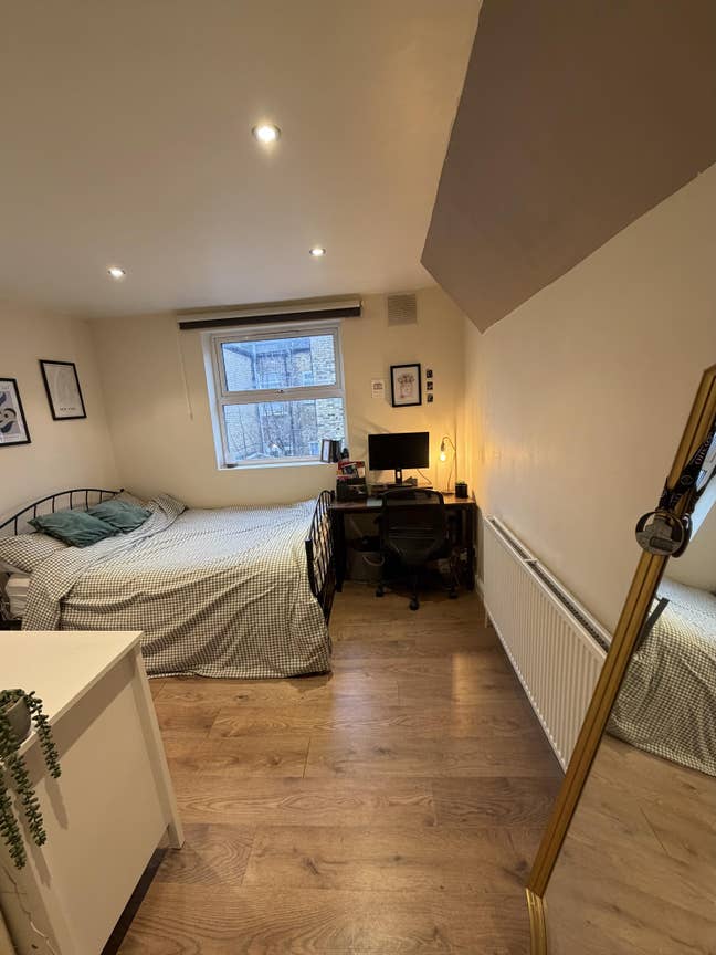 Double room to rent in lovely Brixton flat  Main Photo