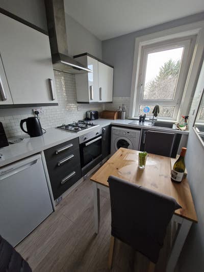 2 bed flat in very friendly stair now available Main Photo