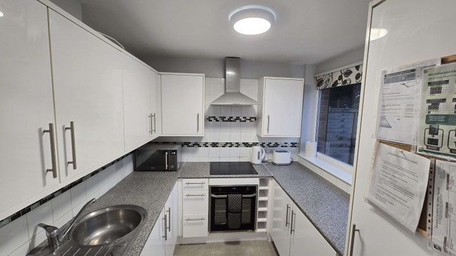 From &pound;600 All Bills Inclusive by Luton Airport Main Photo