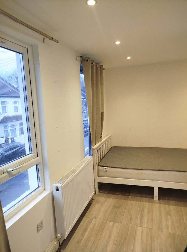 Ensuite double room in plaistow(near Stratford) Main Photo