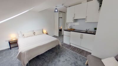 Self-Contained Studio Flat Central Location 🏠  Main Photo