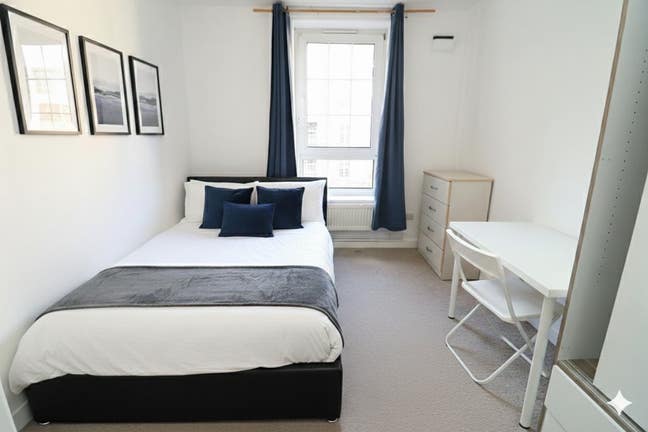 ⭐Riverside Wapping Room- 4 Min Walk from Station⭐ Main Photo