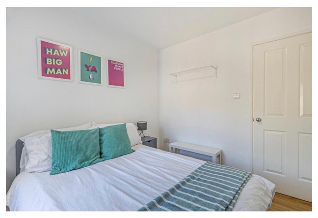 Double bedroom in a 2bedroom apartments city cente Main Photo