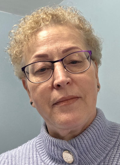 Professional Female seeks a single or double room Main Photo