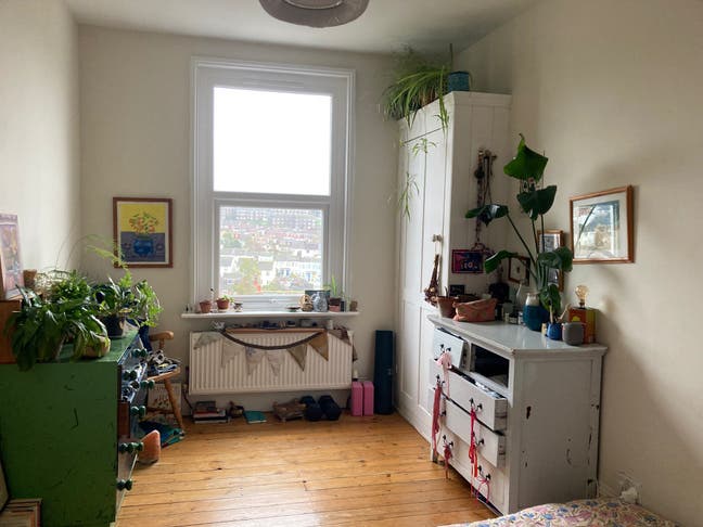 Cosy Double Room in Social House Share Main Photo