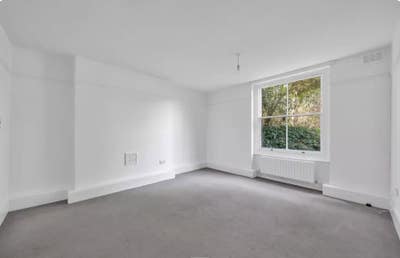 Spacious double bedroom with en-suite Main Photo