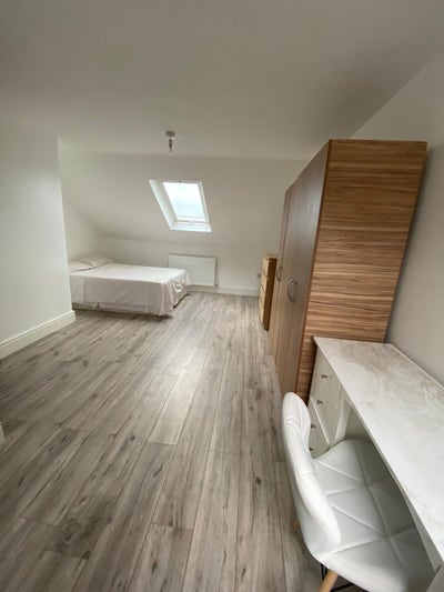 Large Rooms in Seven Sister  Main Photo