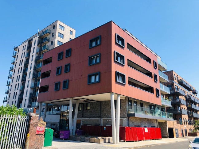 ✨ Modern Double in E14 | Direct Access to Canary W Main Photo